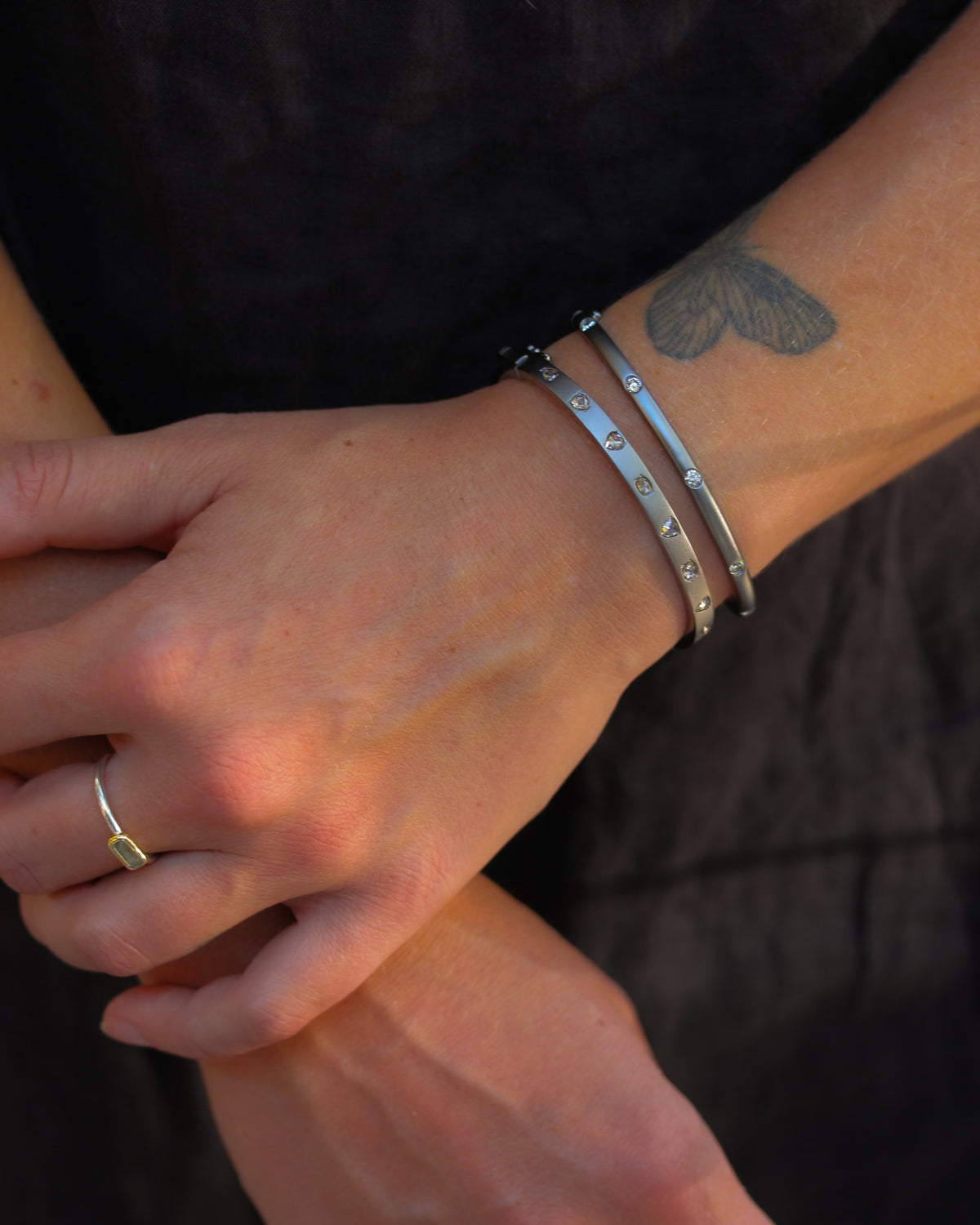 Diamond Hinged Rounded Bangle Bracelet