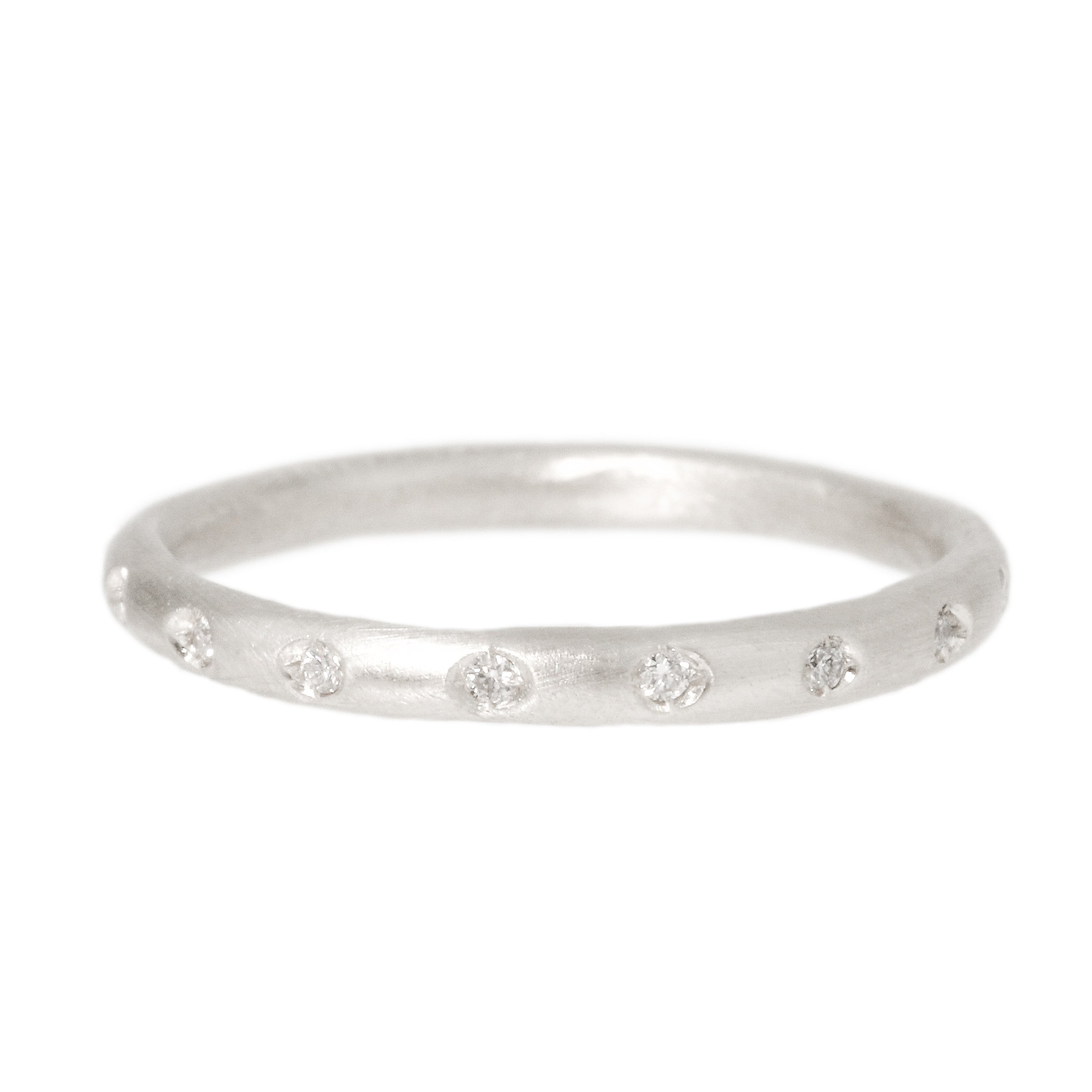 Pod Band with 16 Diamonds Ring