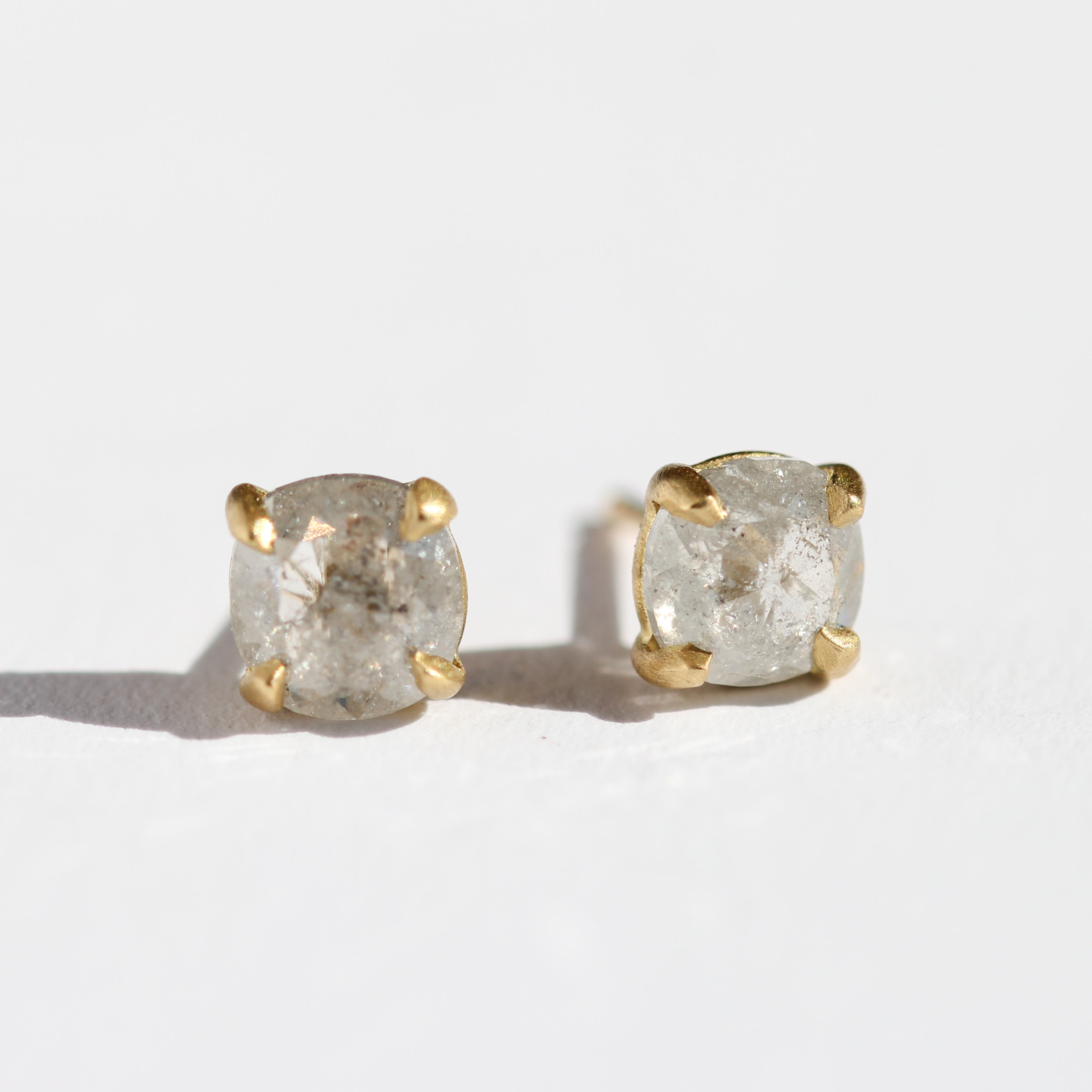 Salt and Pepper Diamond Stud Earrings-Petite Baleine