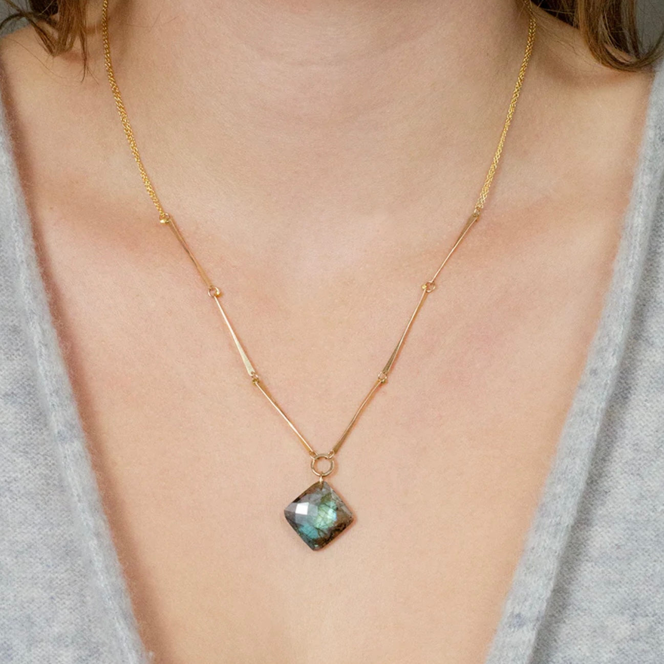 Vida Labradorite Necklace